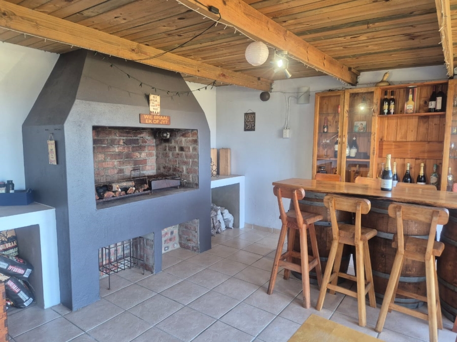 5 Bedroom Property for Sale in Heuningkloof Western Cape